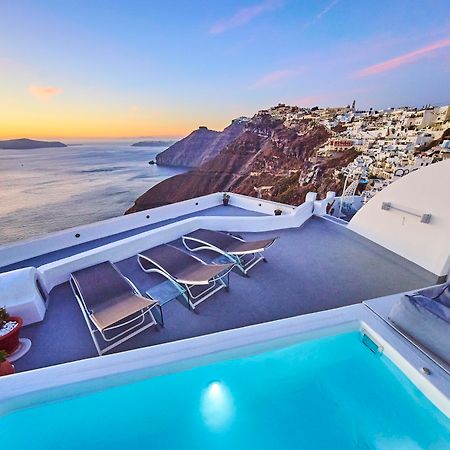 Trieris Villa & Suites Fíra Kültér fotó
