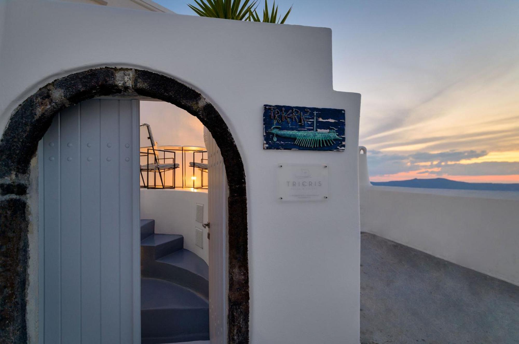Trieris Villa & Suites Fíra Kültér fotó