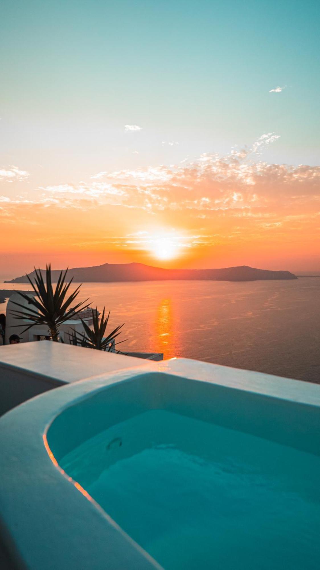Trieris Villa & Suites Fíra Kültér fotó