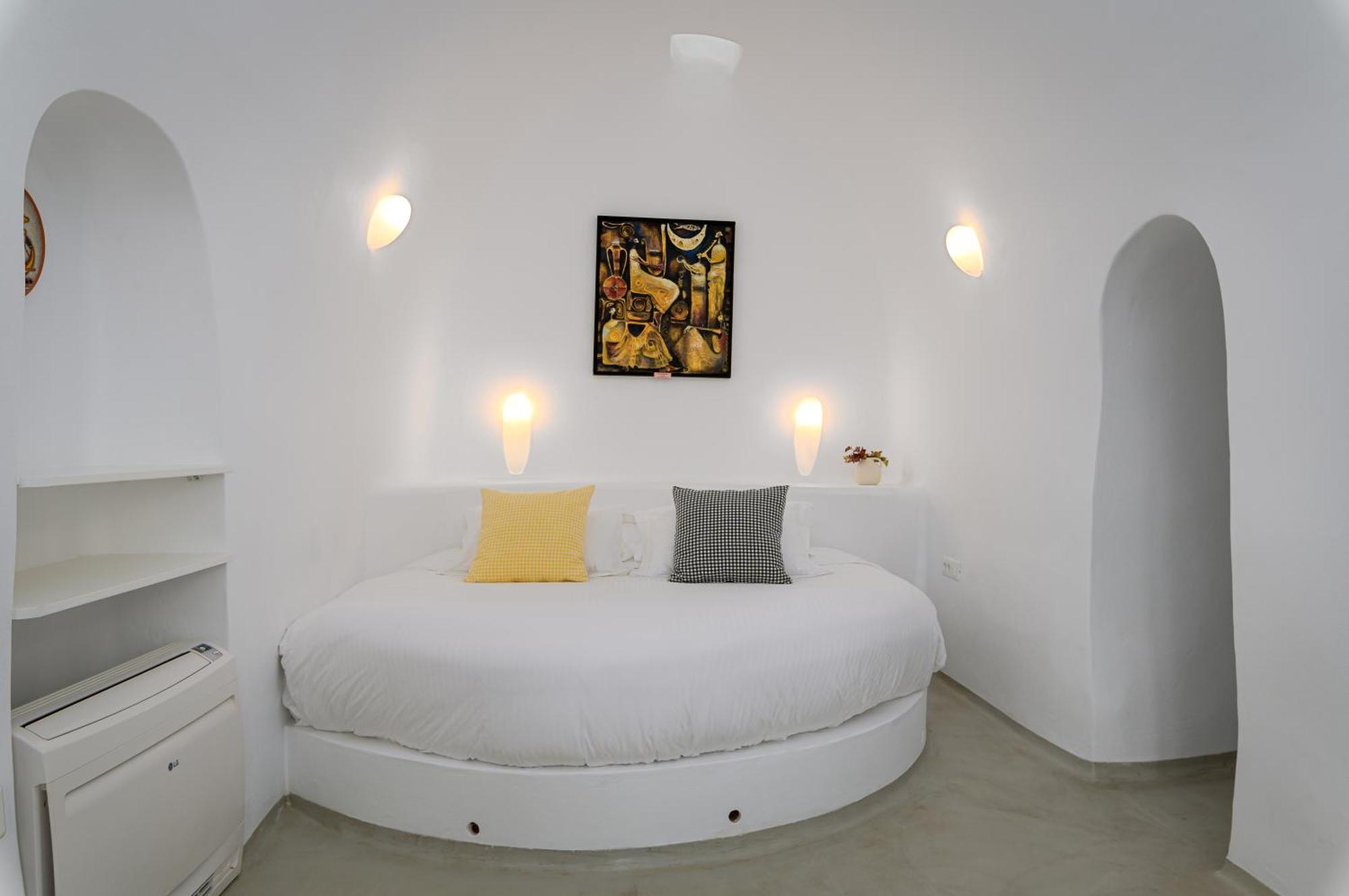 Trieris Villa & Suites Fíra Kültér fotó